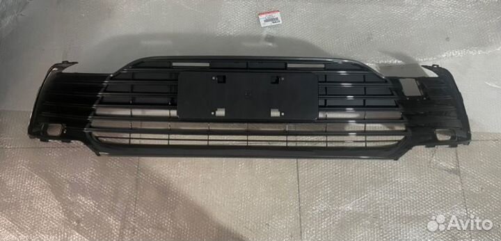 Решетка в бампер Toyota Camry V70/V75 2021-2022