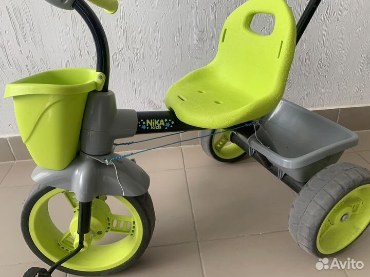 Детский велосипед с ручкой
