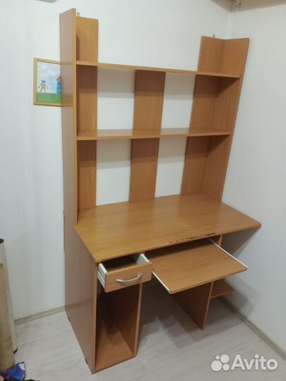 Компьютерный стол