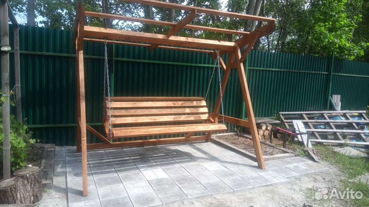 Садовые качели из дерева