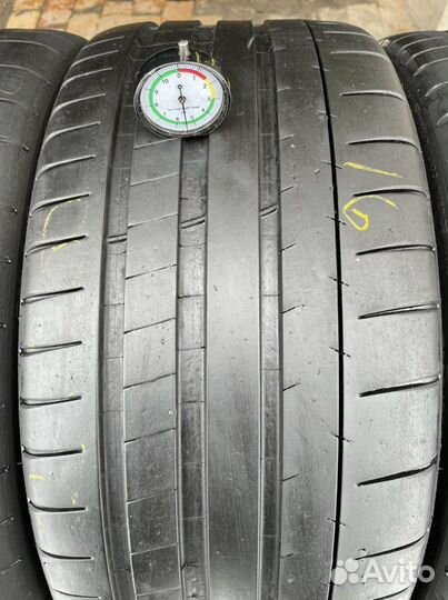 Michelin Pilot Super Sport 235/35 R19