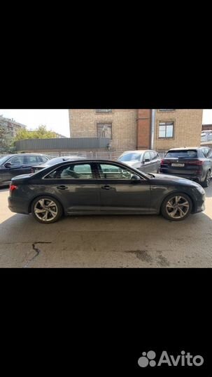 В разборе Audi A4 b9