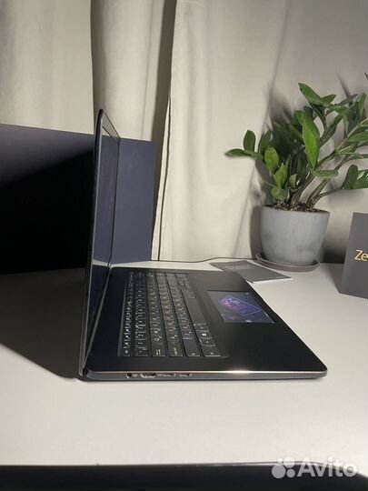 Игровой ноутбук Asus zenbook