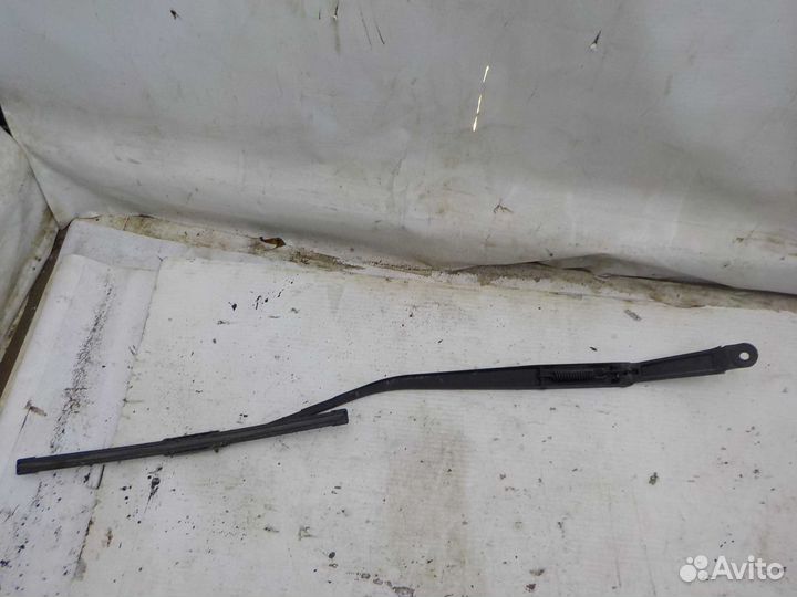Поводок стеклоочистителя hyundai tucson правый