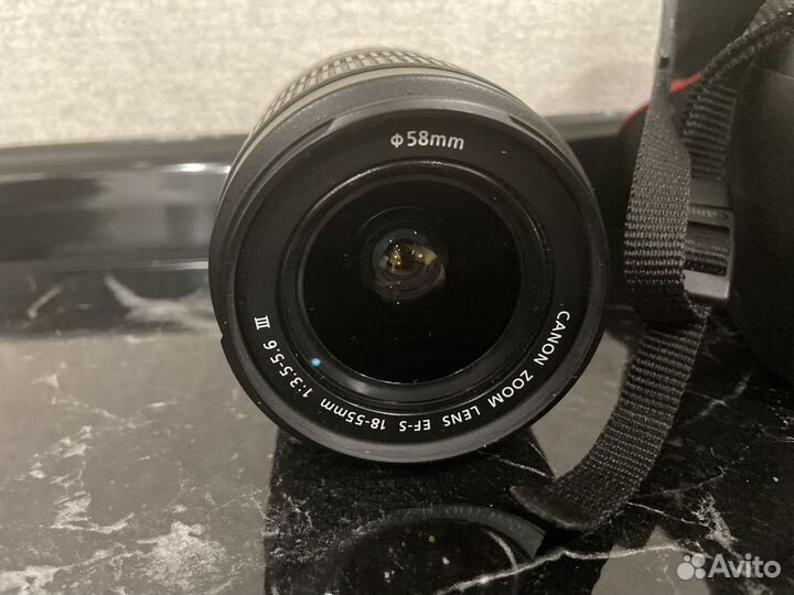 Зеркальный фотоаппарат