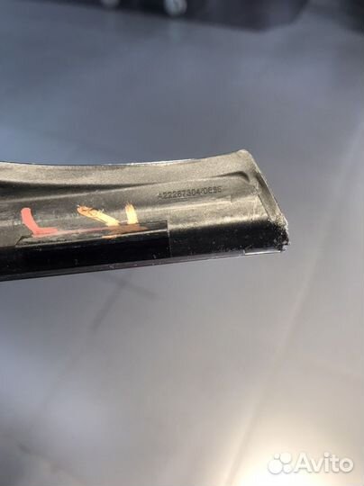 Молдинг стекла задней правой двери Mercedes S-klas