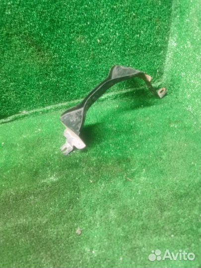 Крепление аккумулятора Volvo S40 II 1.6 2006