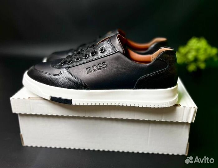 Кроссовки Boss качественные
