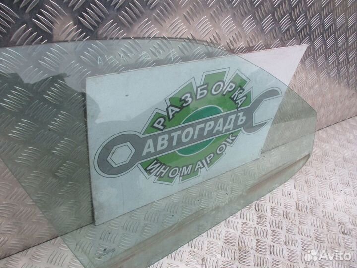 Стекло передней правой двери Шкода Октавия А4