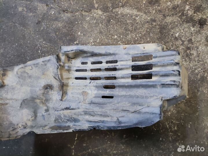 Локер передний левый Toyota isis