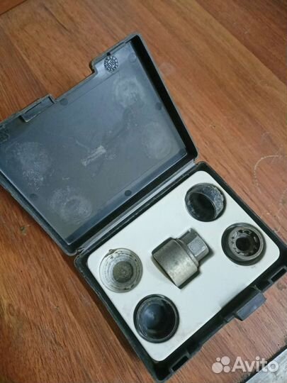 Ключ, секретка и колпачки на opel astra j