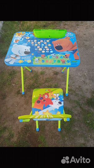 Стол с мягким стульчиком
