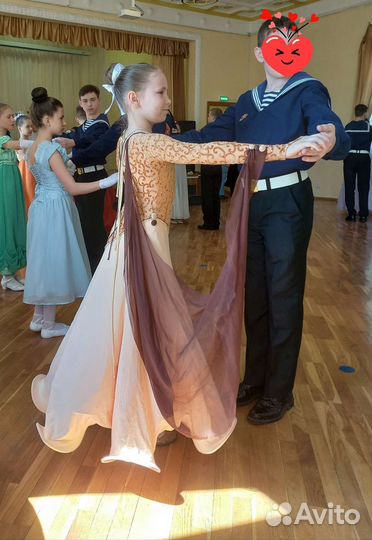 Платье для бальных танцев