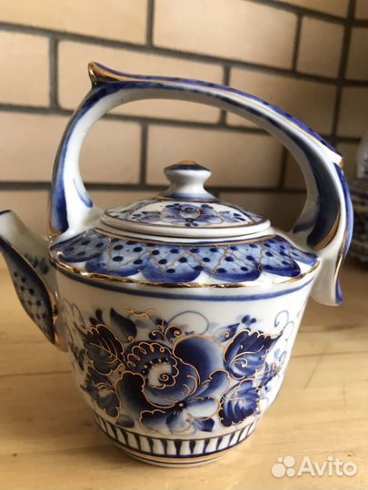 Чайники Гжель