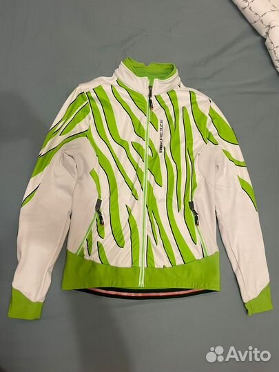 Лыжный разминочный костюм женский