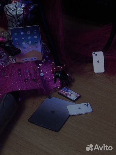 Гаджеты для кукол телефоны планшеты