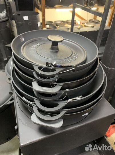 Чугунные сковородки, жаровни