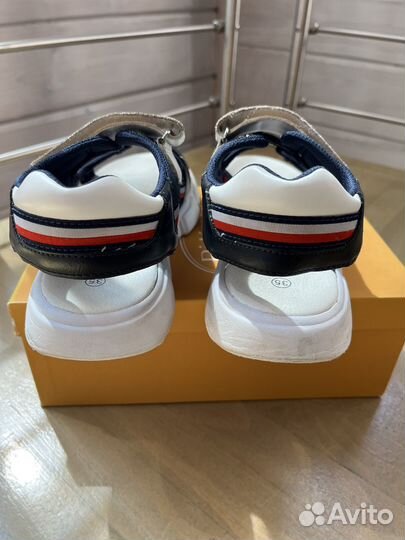 Tommy hilfiger сандалии