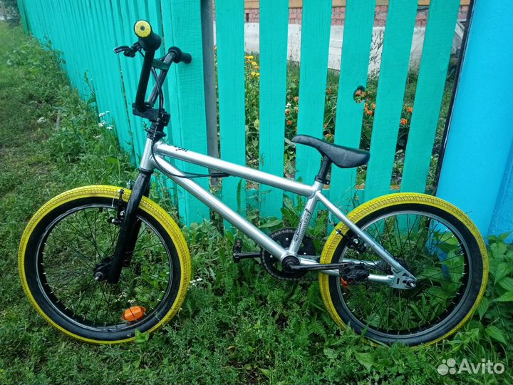 Велосипед BMX Decathlon B'twin Wipe 520