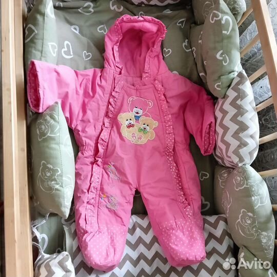 Кроватка детская с маятником