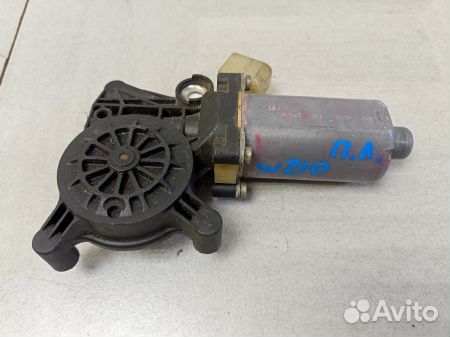 Моторчик переднего левого стеклоподъемника