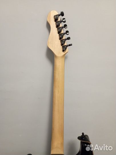 Электрогитара Stratocaster+комбик Ibanez