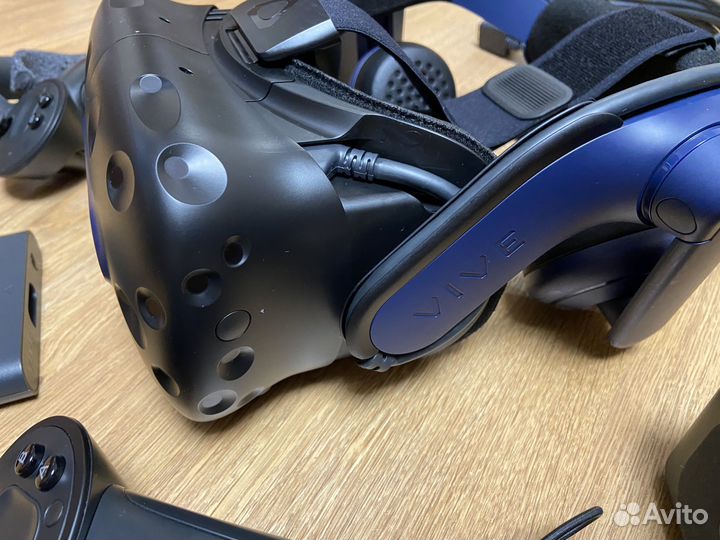 Htc vive pro 2 + valve контроллеры + базы 1.0