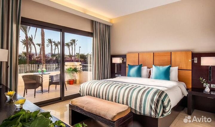 Ловите люксовый молодежный отель в Египте. Горит