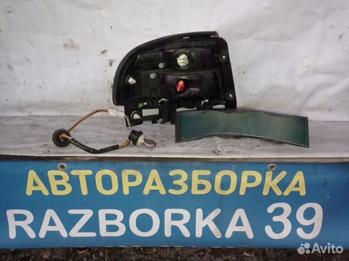 Toyota Carina E фонарь задний правый седан