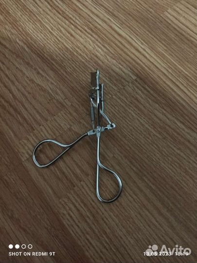 Керлер. Щипцы для завивки ресниц