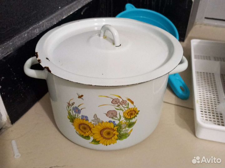 Кастрюля эмалированная