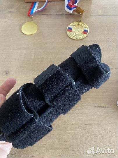 Ортез на запястье