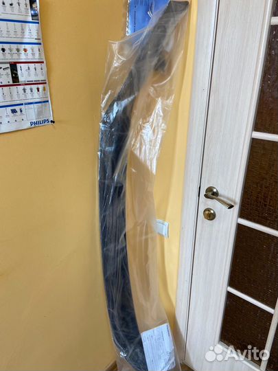 Дефлектор капота Темный Toyota LC 200, 2015