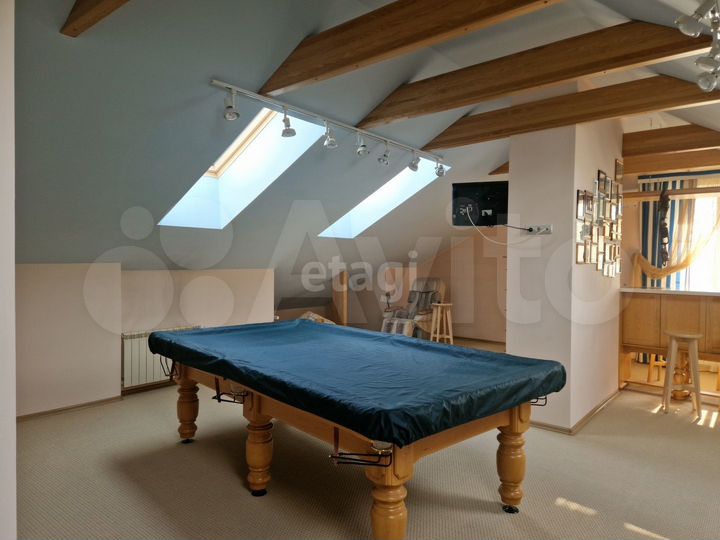 Коттедж 690,4 м² на участке 15 сот.