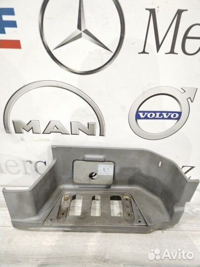 Подножка Mercedes-Benz Actros MP2 OM501