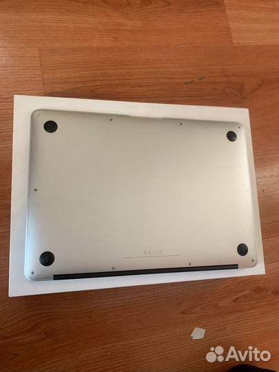 Macbook air 13 2017(2015) 8Gb Акб 30 Циклов