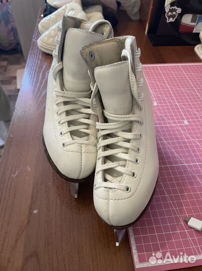 Коньки фигурные