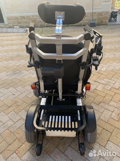Кресло коляска с электроприводом