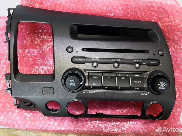 Панель магнитолы Honda Civic 8 4D оригинал новая