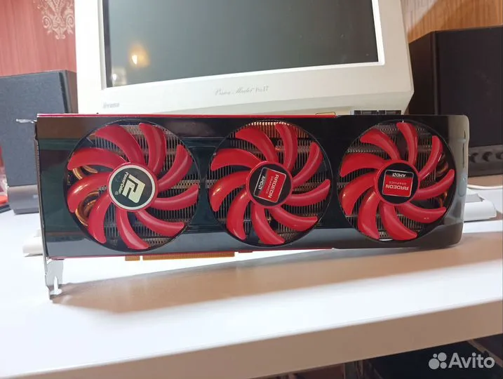 Видеокарта Radeon HD 7990