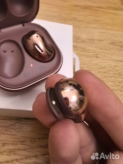 Беспроводные наушники Samsung Galaxy Buds Live