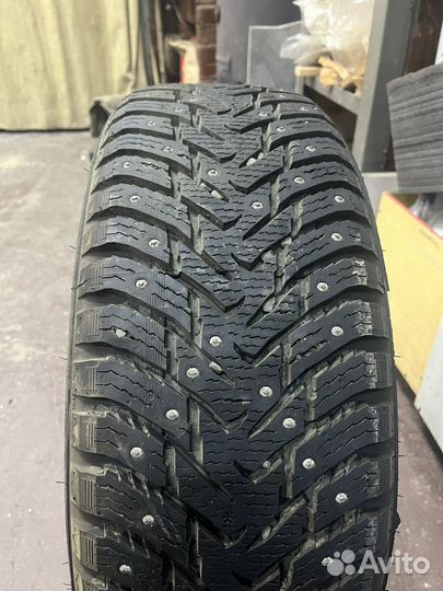 Nokian Tyres Hakkapeliitta 8 SUV 215/65 R16 102T