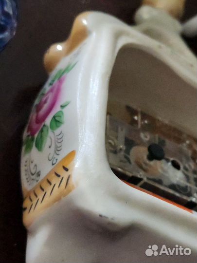 Гжель- часы настенные размером 11,5х11,5см