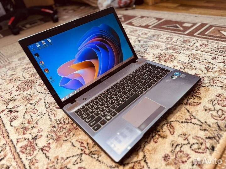 Игровой Ноутбук Lenovo i7-8ядер/12гб/GT 540m 2гб