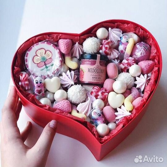 Сладкий презент на 14 февраля подруге