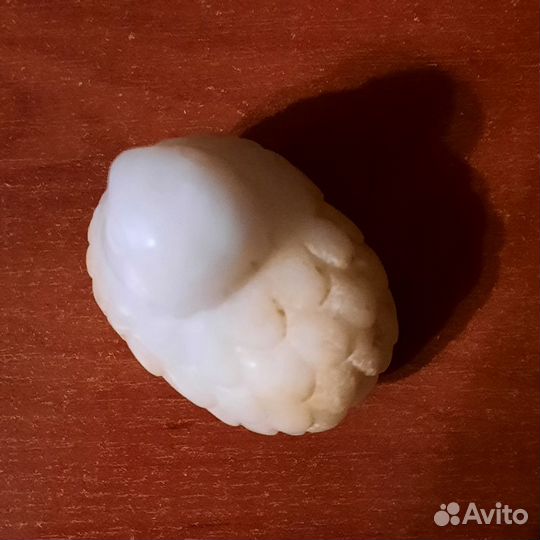 Утка-мандаринка,белый нефрит