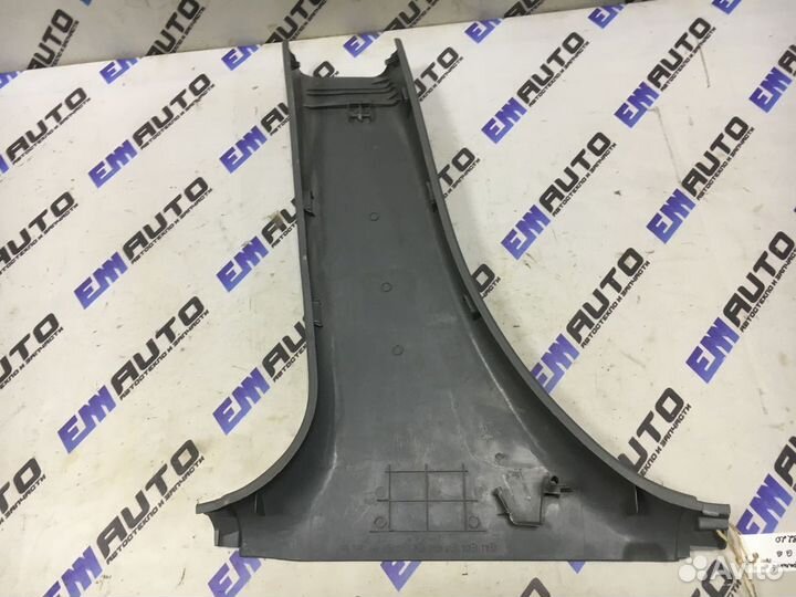 Накладка центральной стойки правая Мазда 6 GG