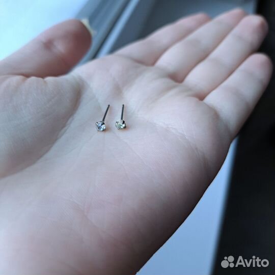 Серьги в подарочной упаковке