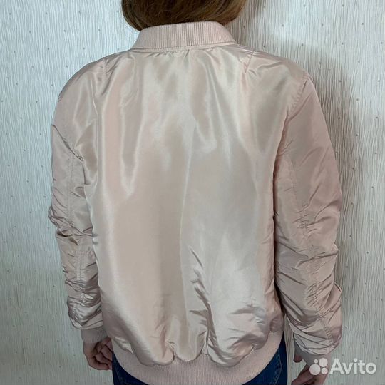 Бомбер пудровый Cropp