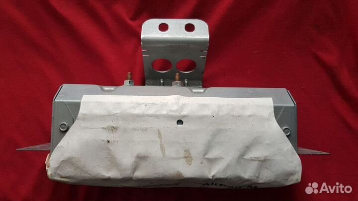 Подушка в торпедо Форд c-мах